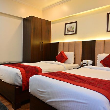 Hotel Golden Riviera Mysore Extérieur photo