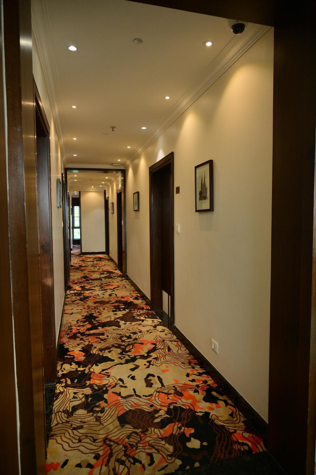 Hotel Golden Riviera Mysore Extérieur photo