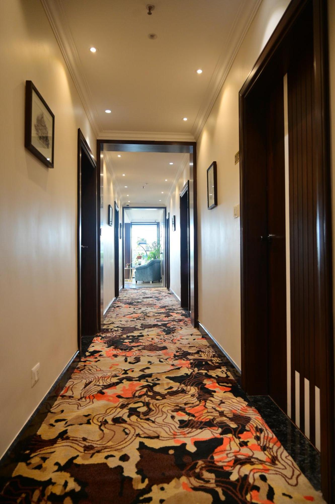 Hotel Golden Riviera Mysore Extérieur photo