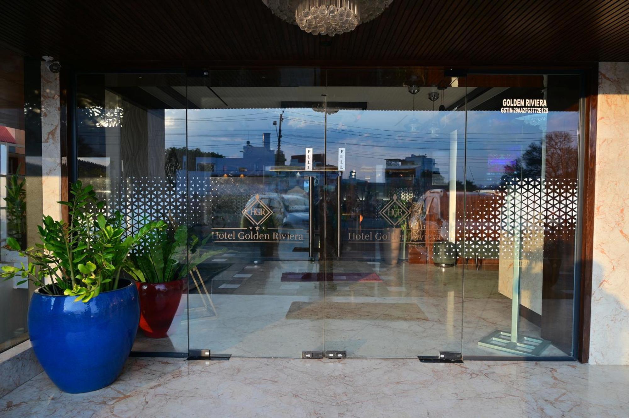 Hotel Golden Riviera Mysore Extérieur photo